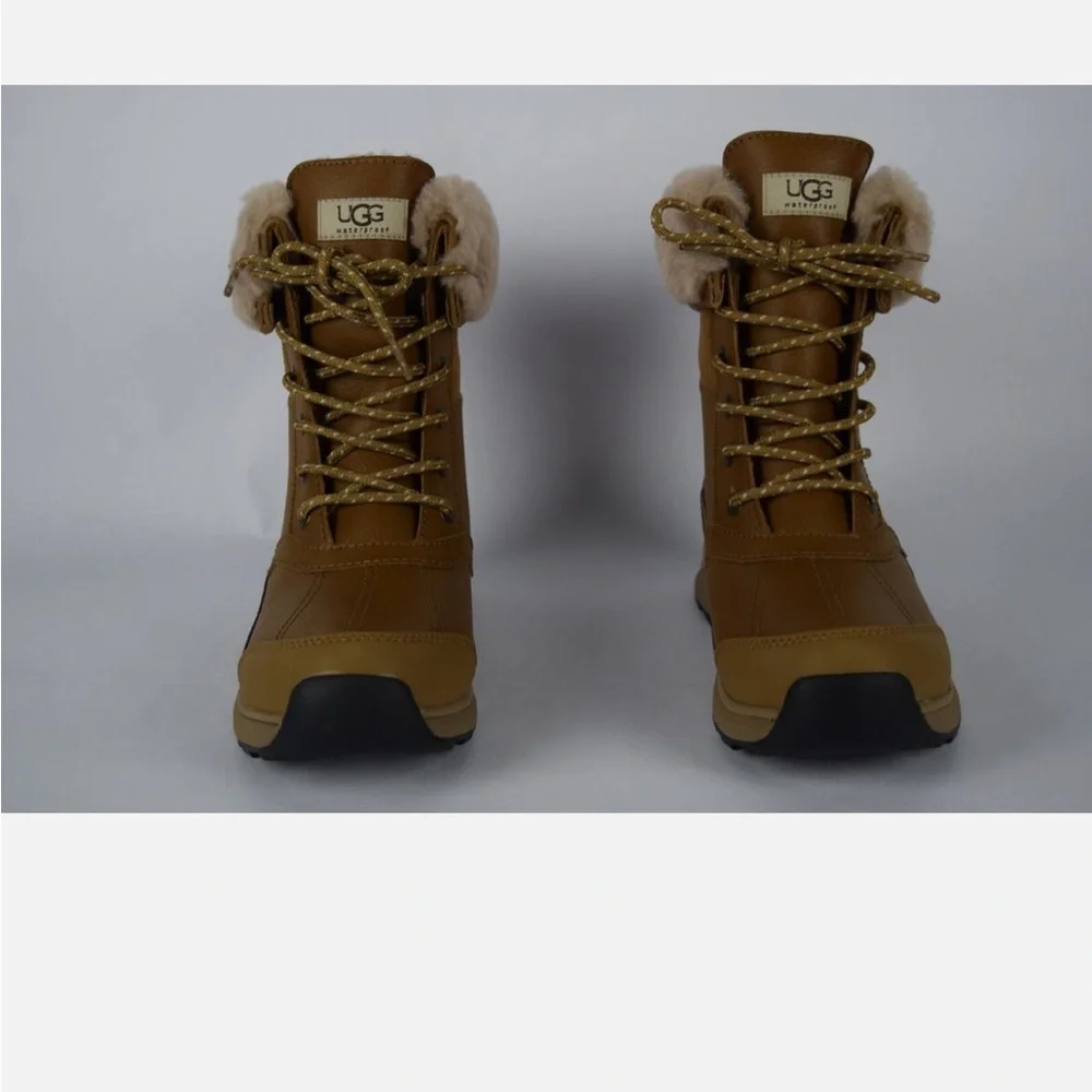 UGG ZAYLEE BOOT NWT in original box - Picture 2 of 11